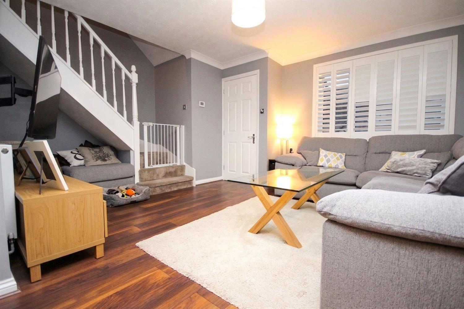 House Byron Close in Horsham