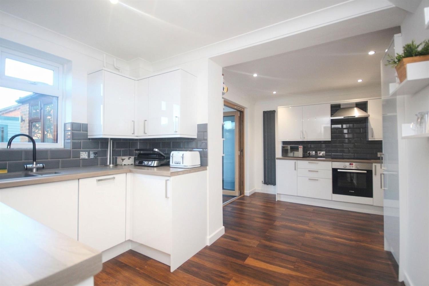 House Byron Close in Horsham