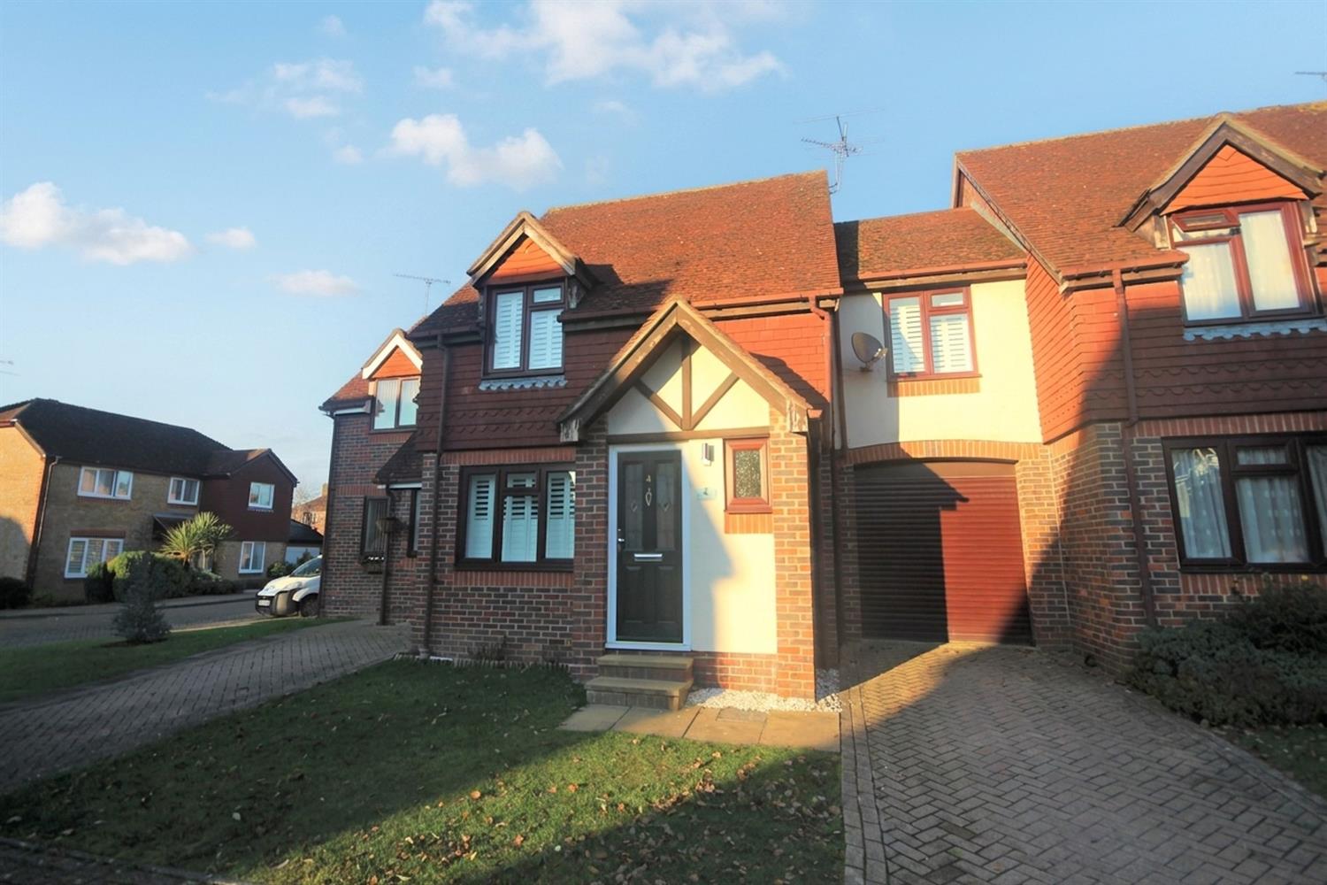 House Byron Close in Horsham