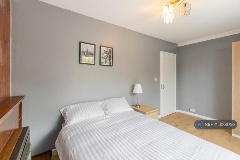 Room St Chad's Road in Tilbury