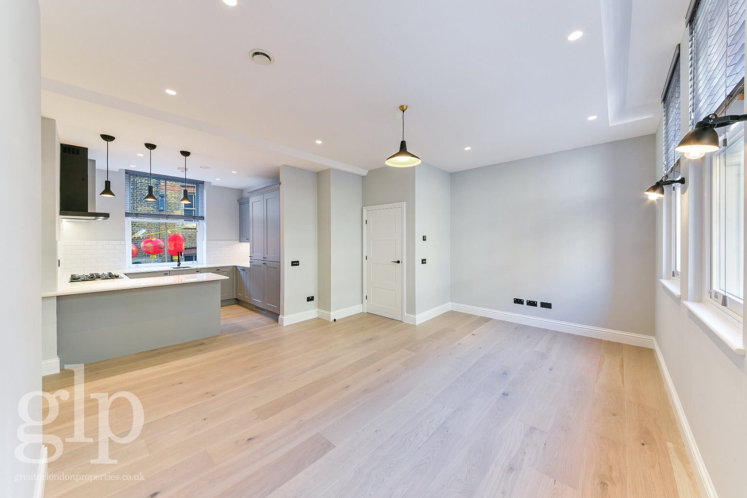 Flat Shaftesbury Avenue in London