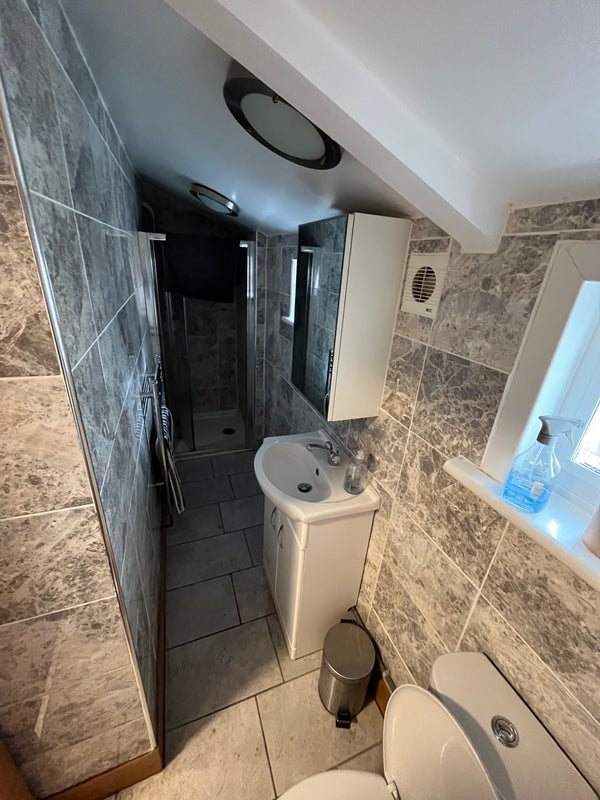 Room Southwold Road in Greater London