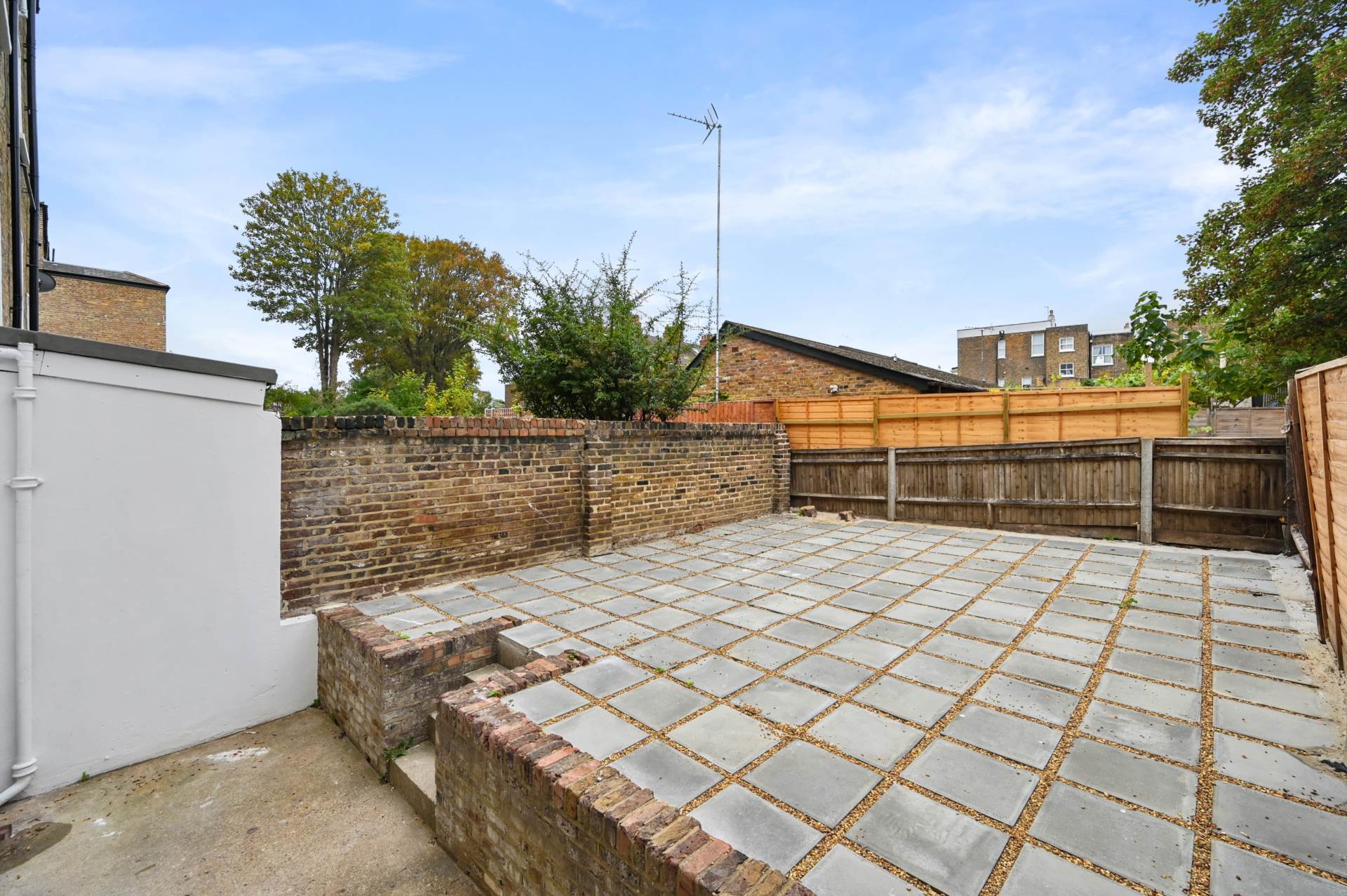 Flat Coningham Road in Greater London