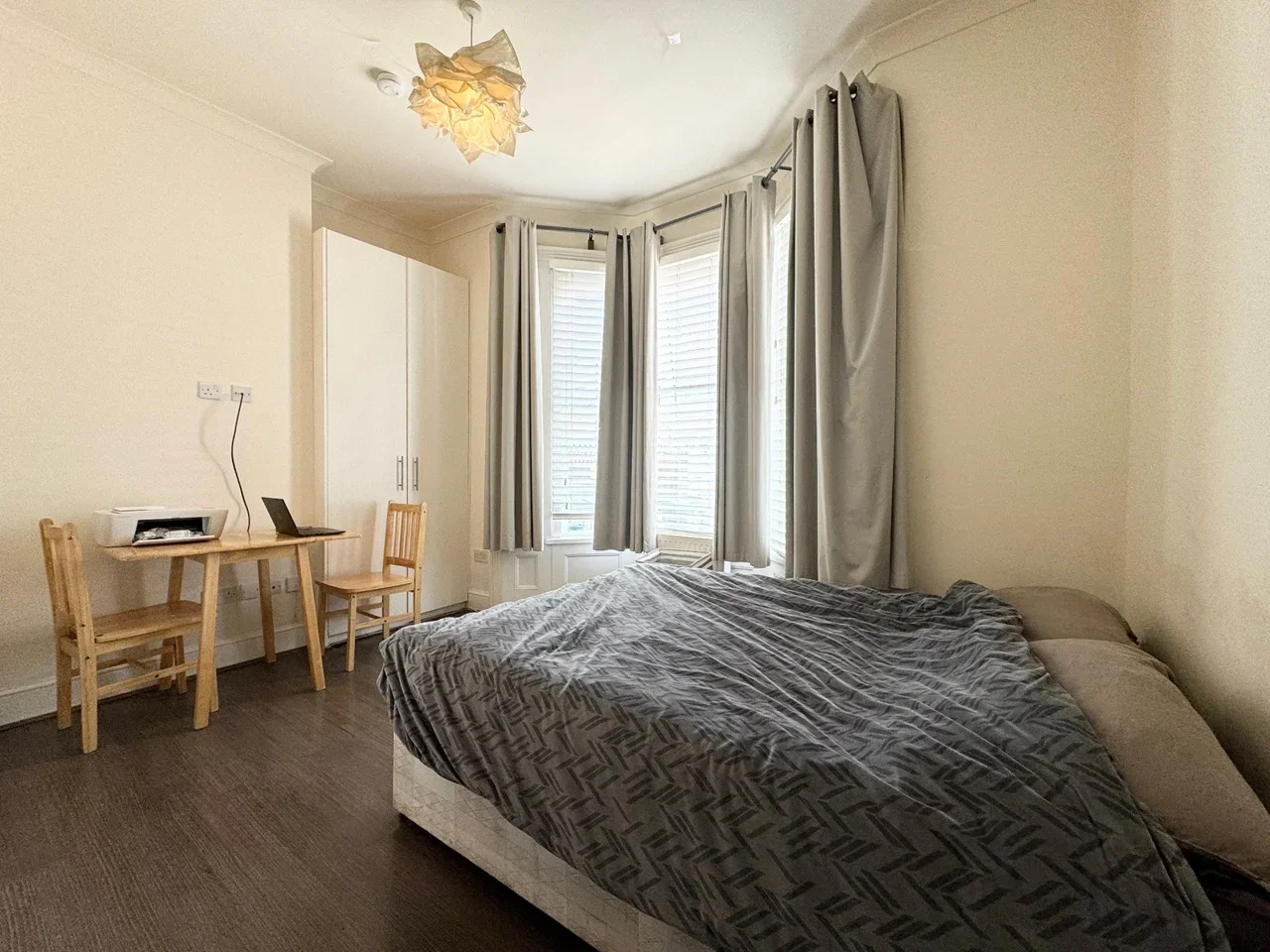 Flat Hornsey Park Road in Greater London
