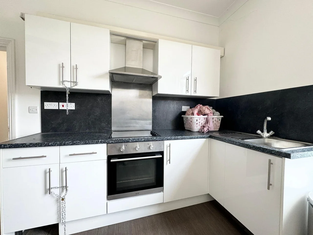 Flat Hornsey Park Road in Greater London