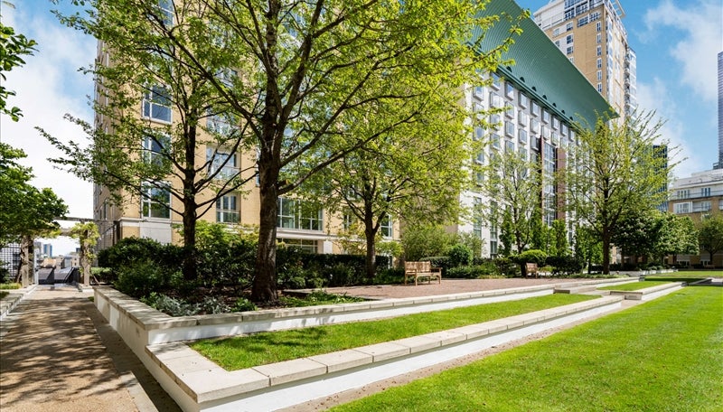 Flat Westferry Circus in Greater London