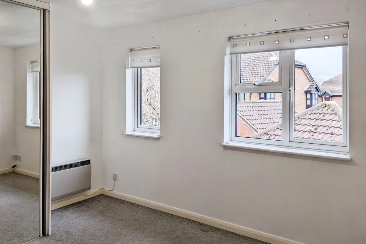 Flat Petersham Terrace in Greater London