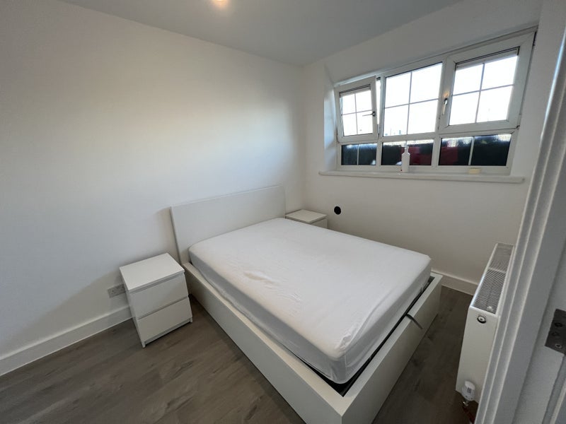 Room Tanners Hill in Greater London