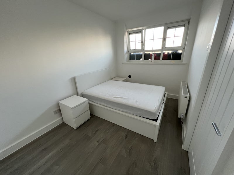 Room Tanners Hill in Greater London
