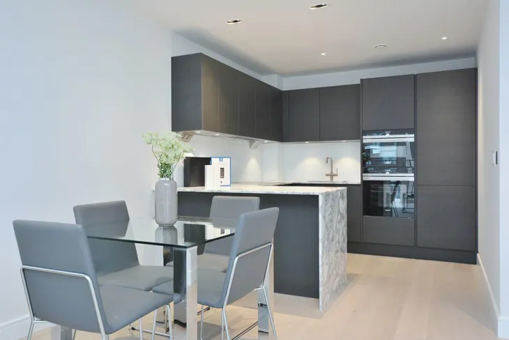 Flat Thurstan Street in Greater London