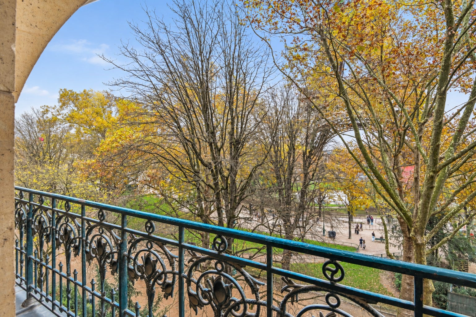 Appartement Rue de Buenos Aires à Paris