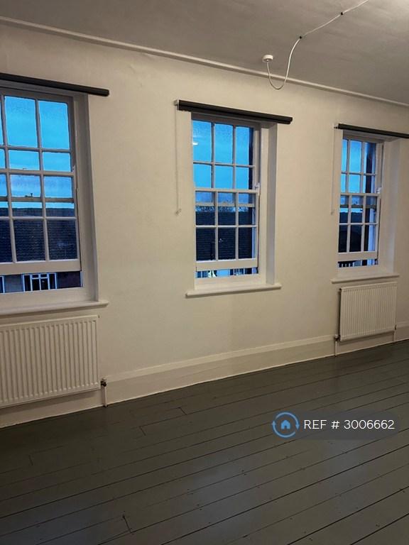 Room The Broadway in Southend-on-Sea