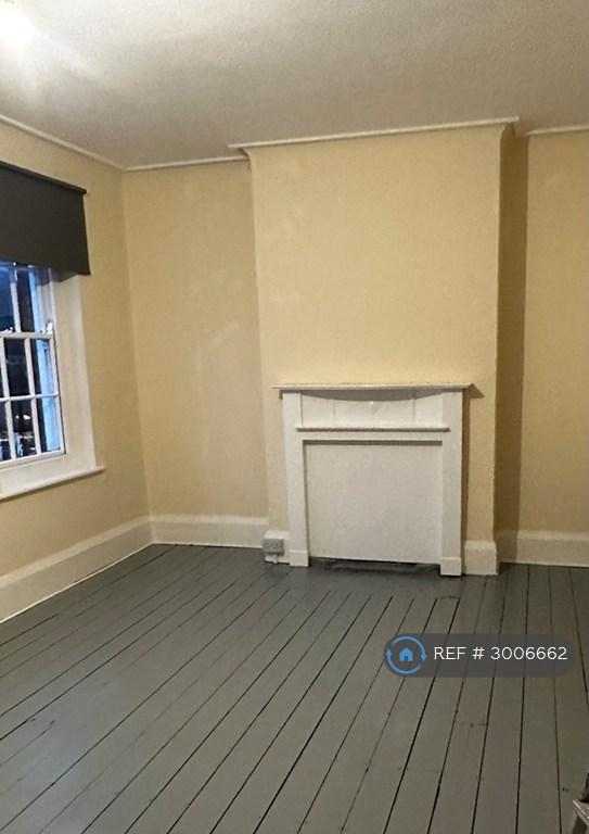 Room The Broadway in Southend-on-Sea