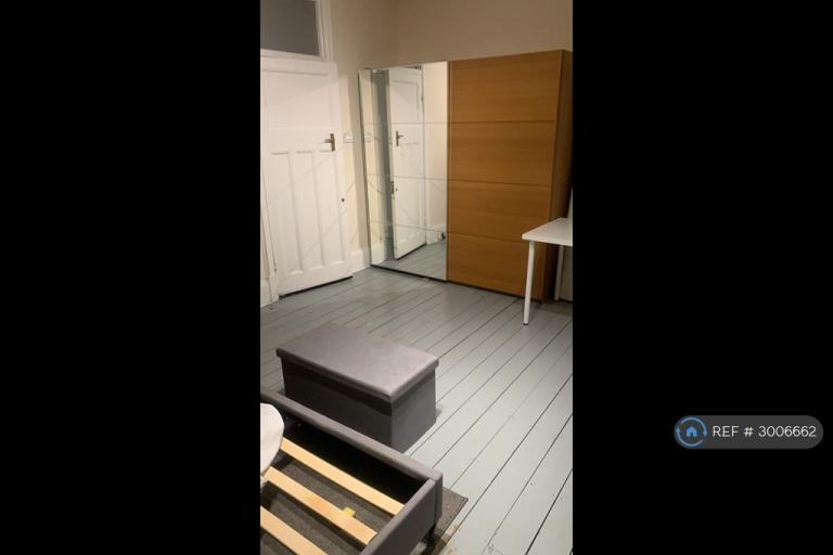 Room The Broadway in Southend-on-Sea