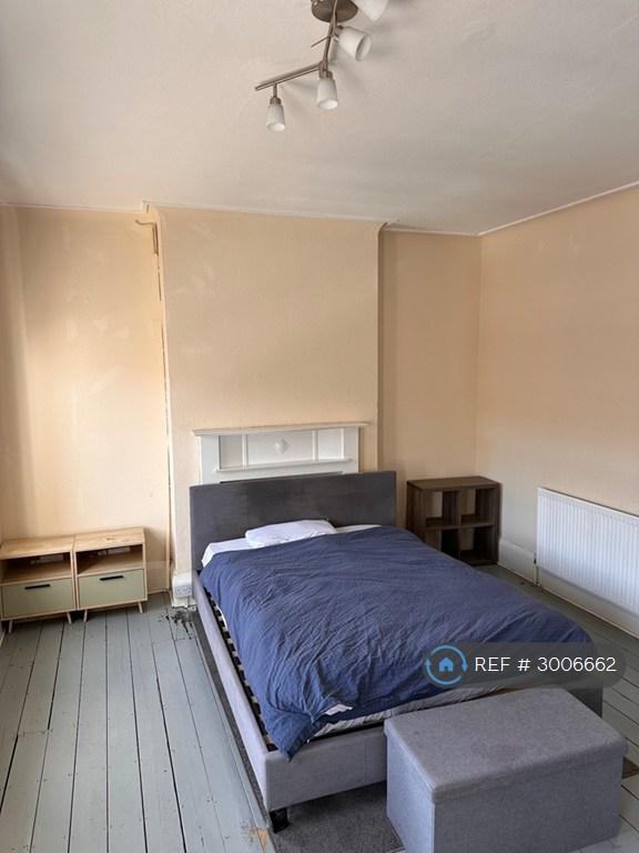 Room The Broadway in Southend-on-Sea