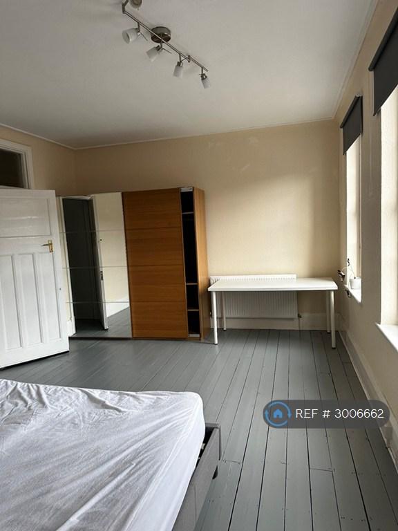 Room The Broadway in Southend-on-Sea