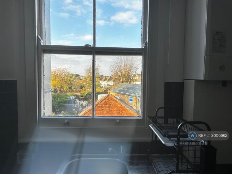 Room The Broadway in Southend-on-Sea