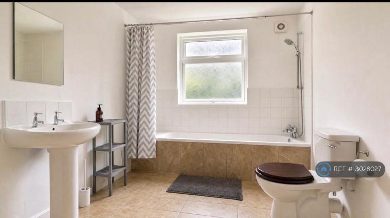 Room Wickham Road in Greater London