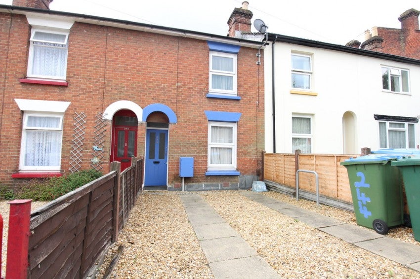 Flat Belmont Road in Southampton