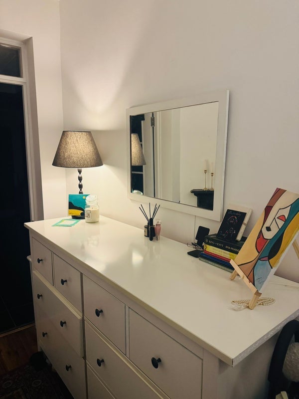 Room Graham Road in Greater London