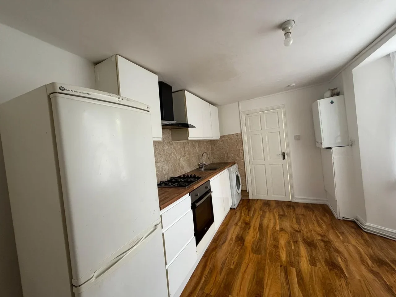 Flat Langthorne Road in Greater London