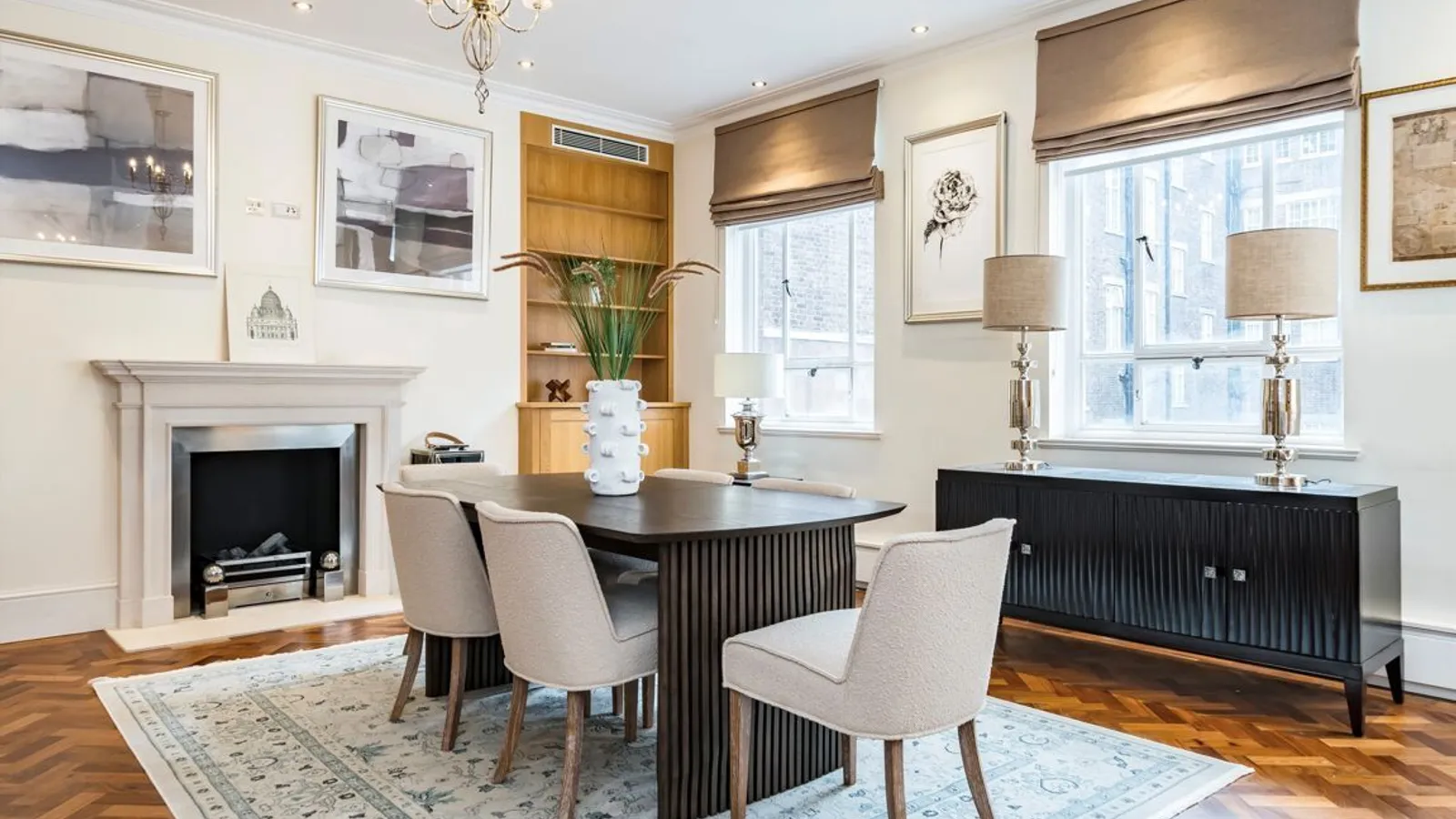 Flat Grosvenor Square in City of Westminster