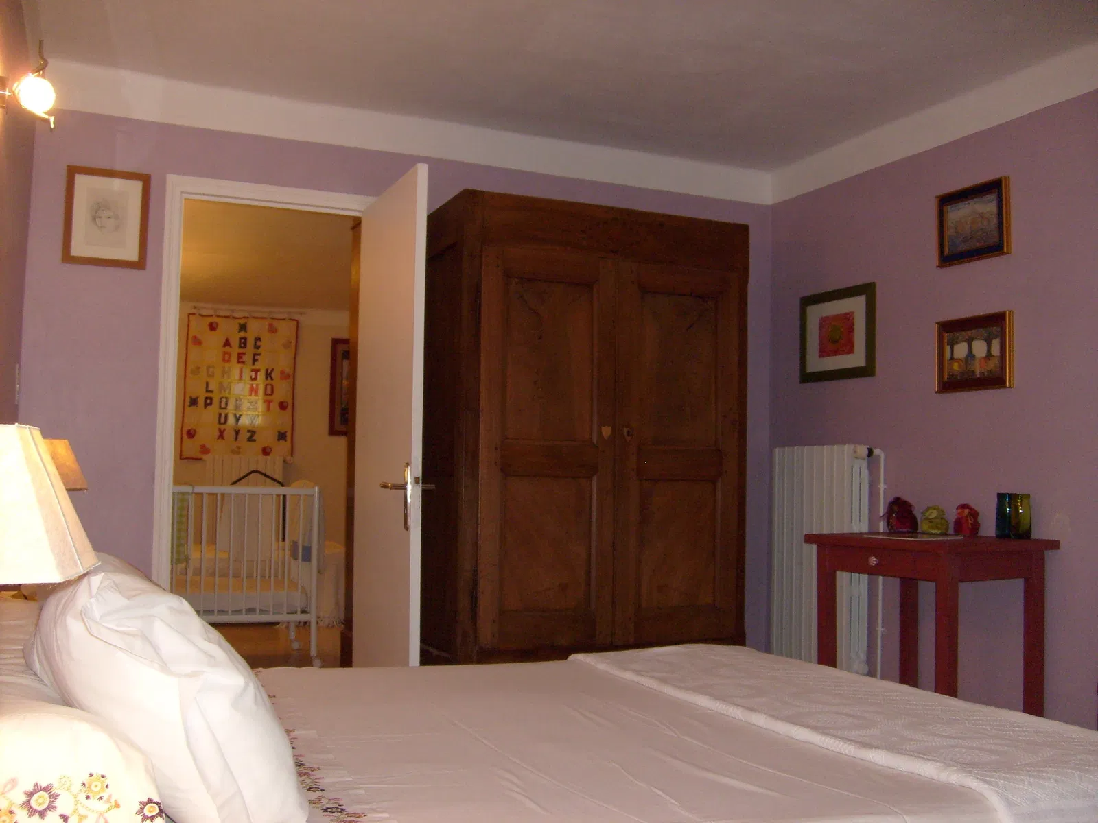 Room Avenue Général Charles de Gaulle in Entraigues-sur-la-Sorgue