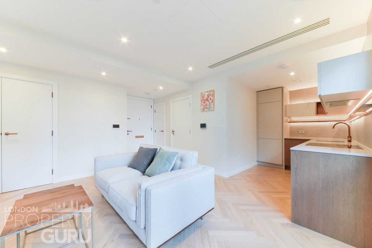 Flat Kings Road in Greater London
