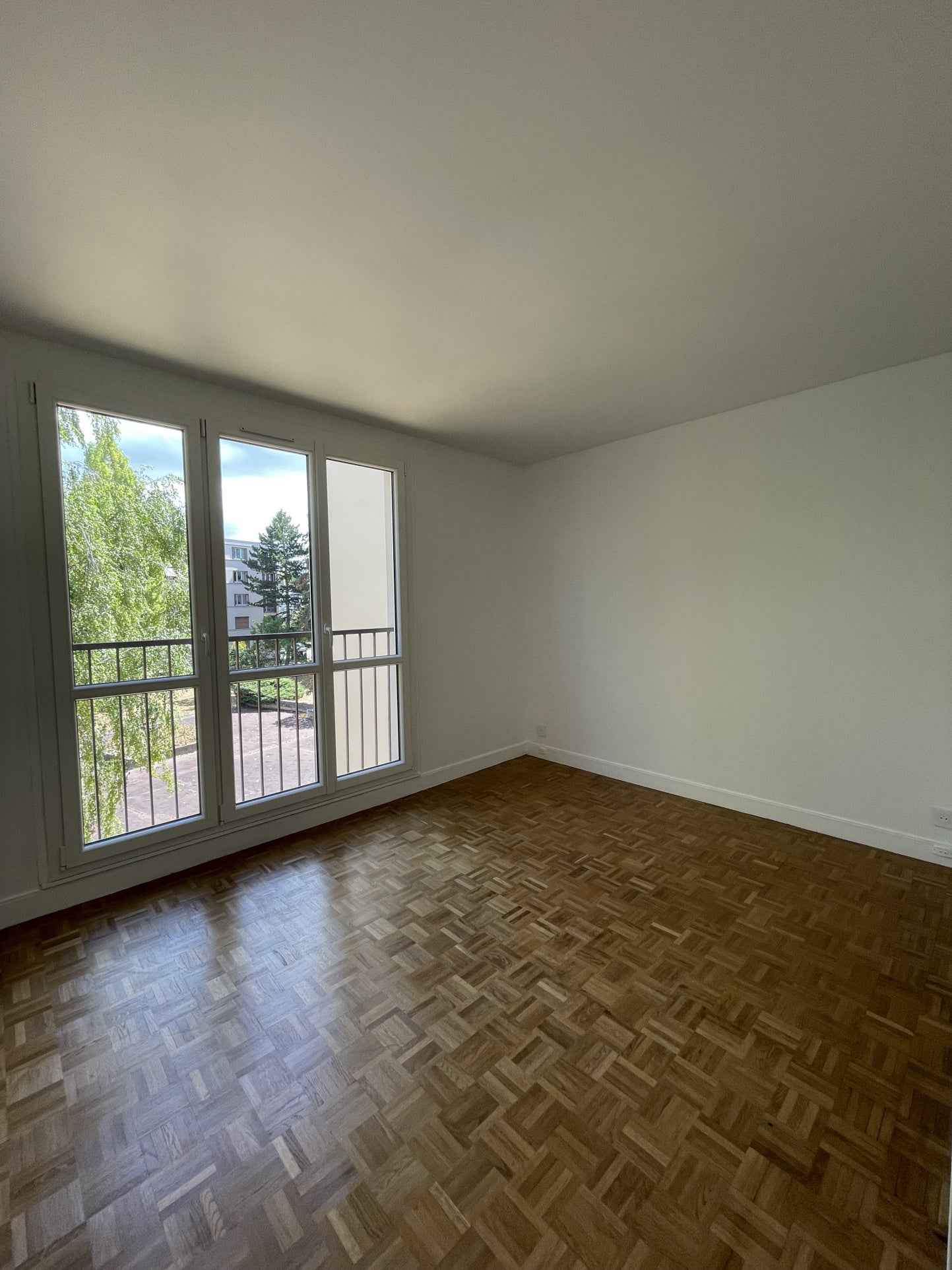 Flat Square Chateaubriand in Rueil-Malmaison