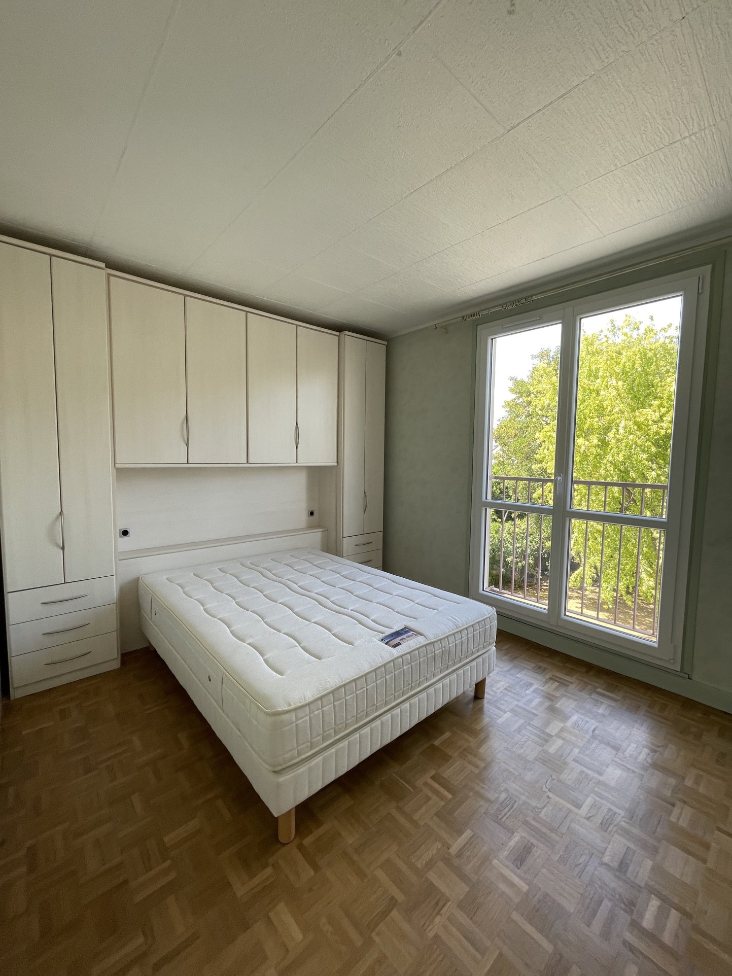 Flat Square Chateaubriand in Rueil-Malmaison