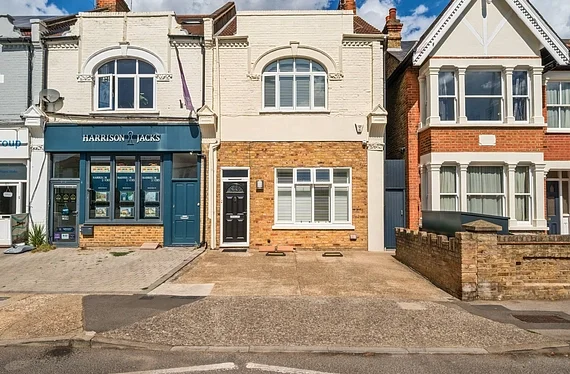 Flat Kings Road in Greater London