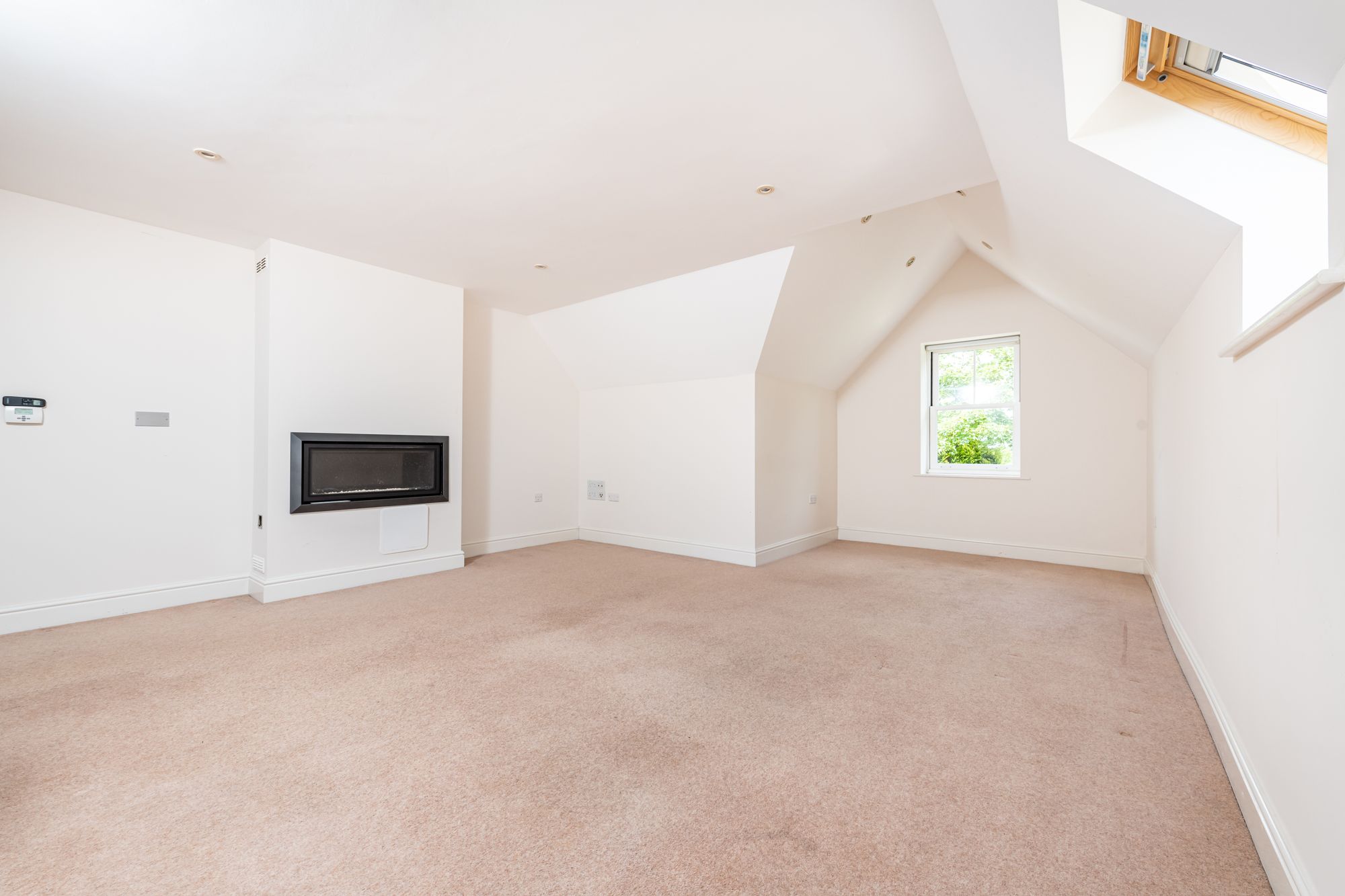Flat Little Orchard Place in Elmbridge