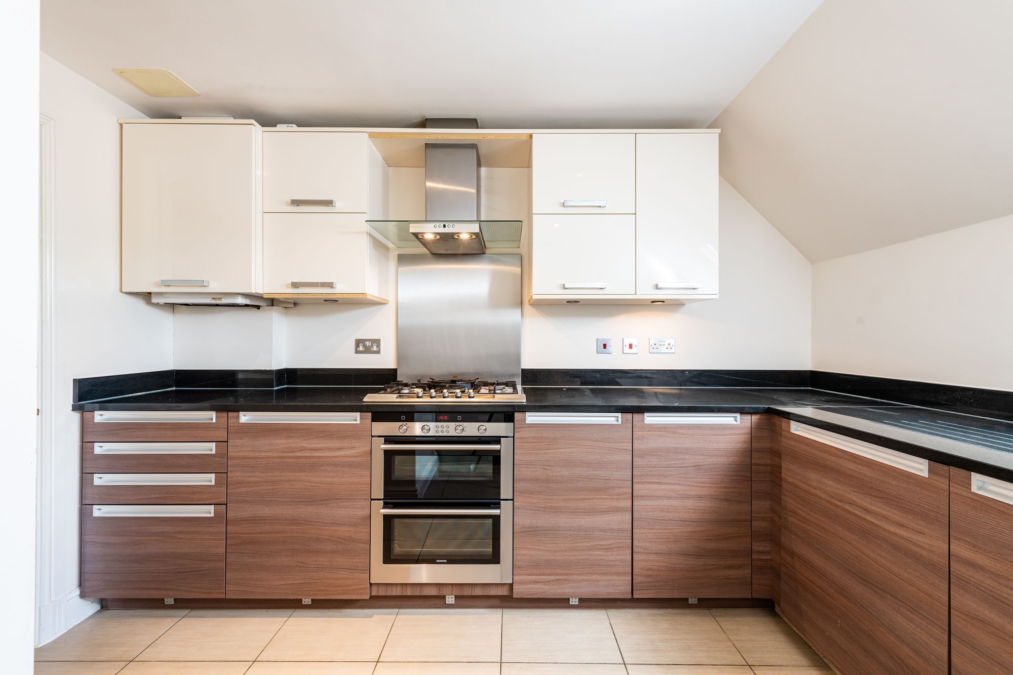Flat Little Orchard Place in Elmbridge