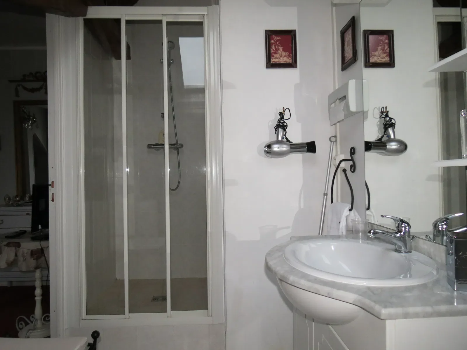 Room Rue de Montaigu in Ambleny