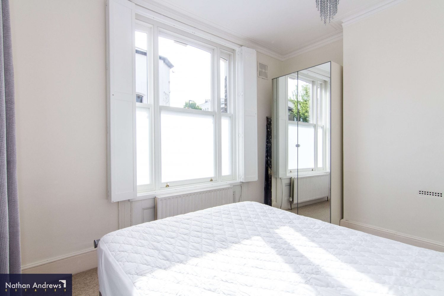 Flat Churchfield Road in Greater London