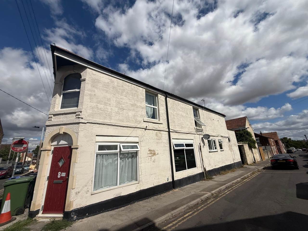 Flat Bond Street in Trowbridge