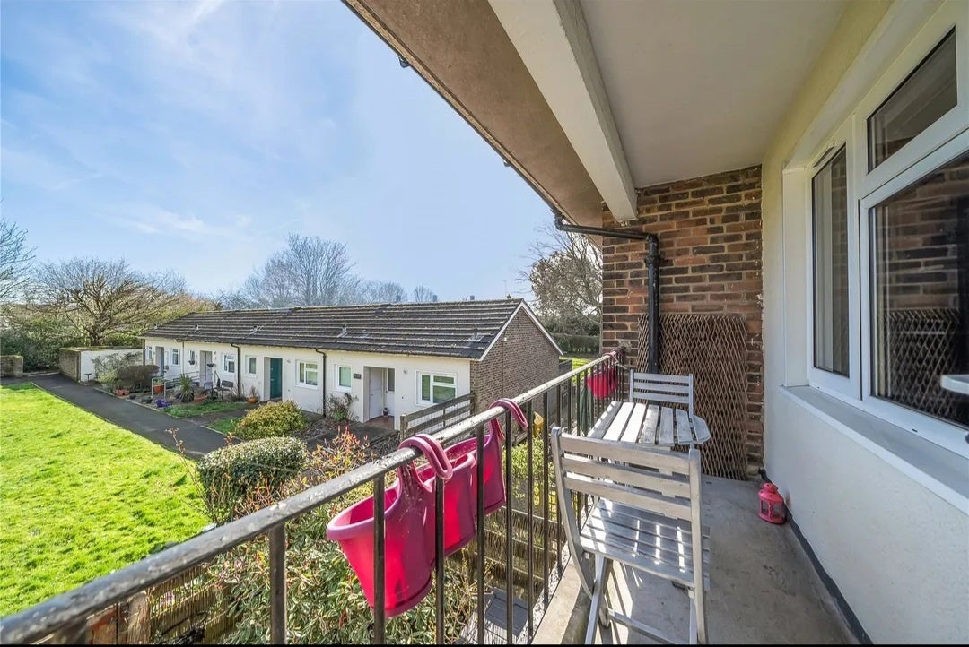 Flat Kingsmead in Greater London