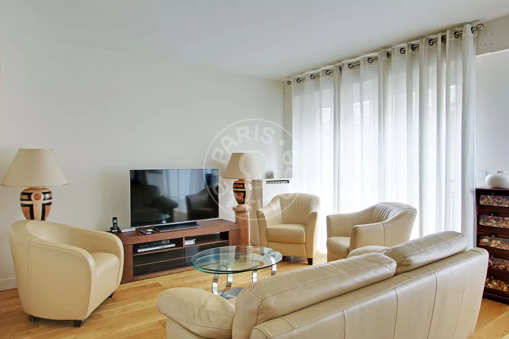 Appartement Avenue Raymond Poincaré à Paris