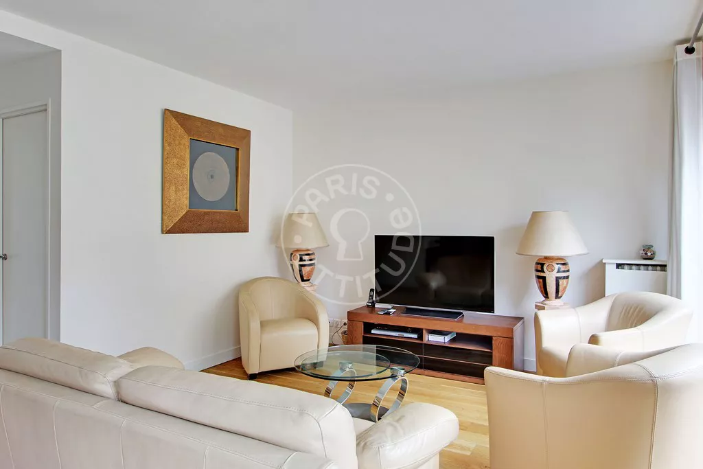 Appartement Avenue Raymond Poincaré à Paris