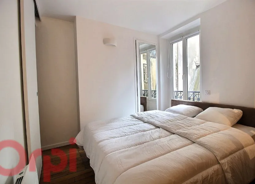 Flat Rue de Médicis in Paris