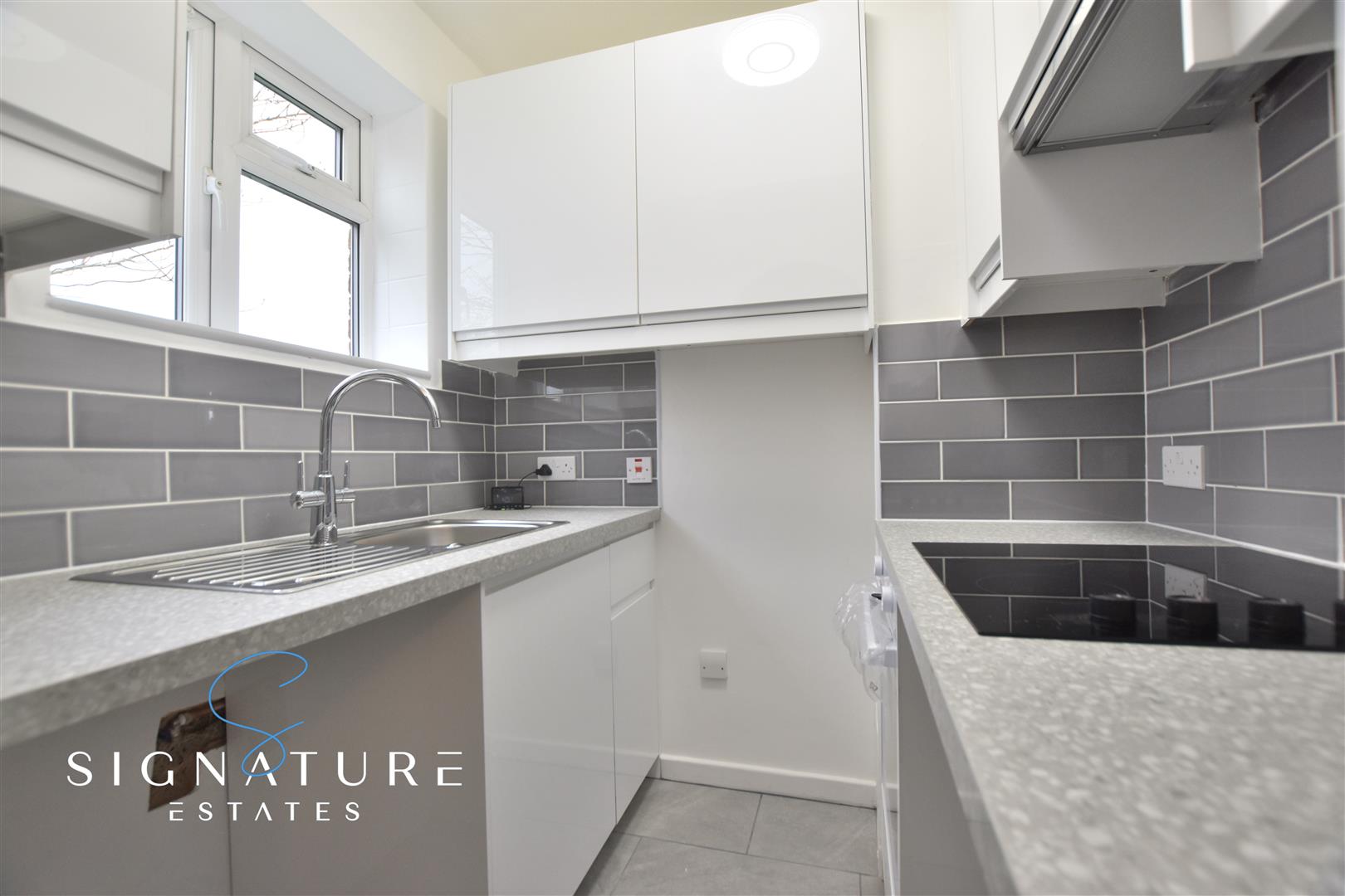 Flat Shirley Road in Abbots Langley
