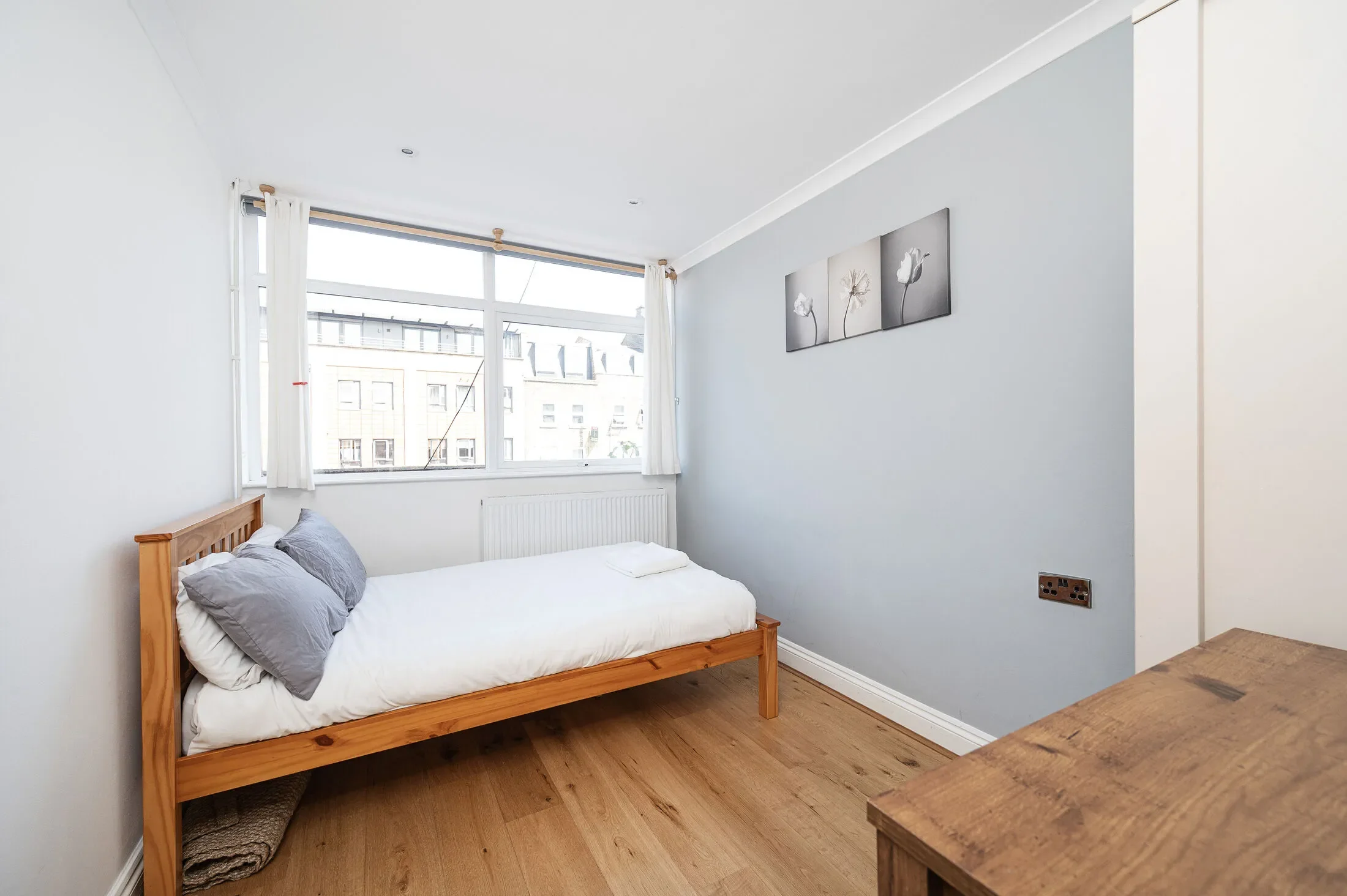 Flat Viaduct Place in Greater London