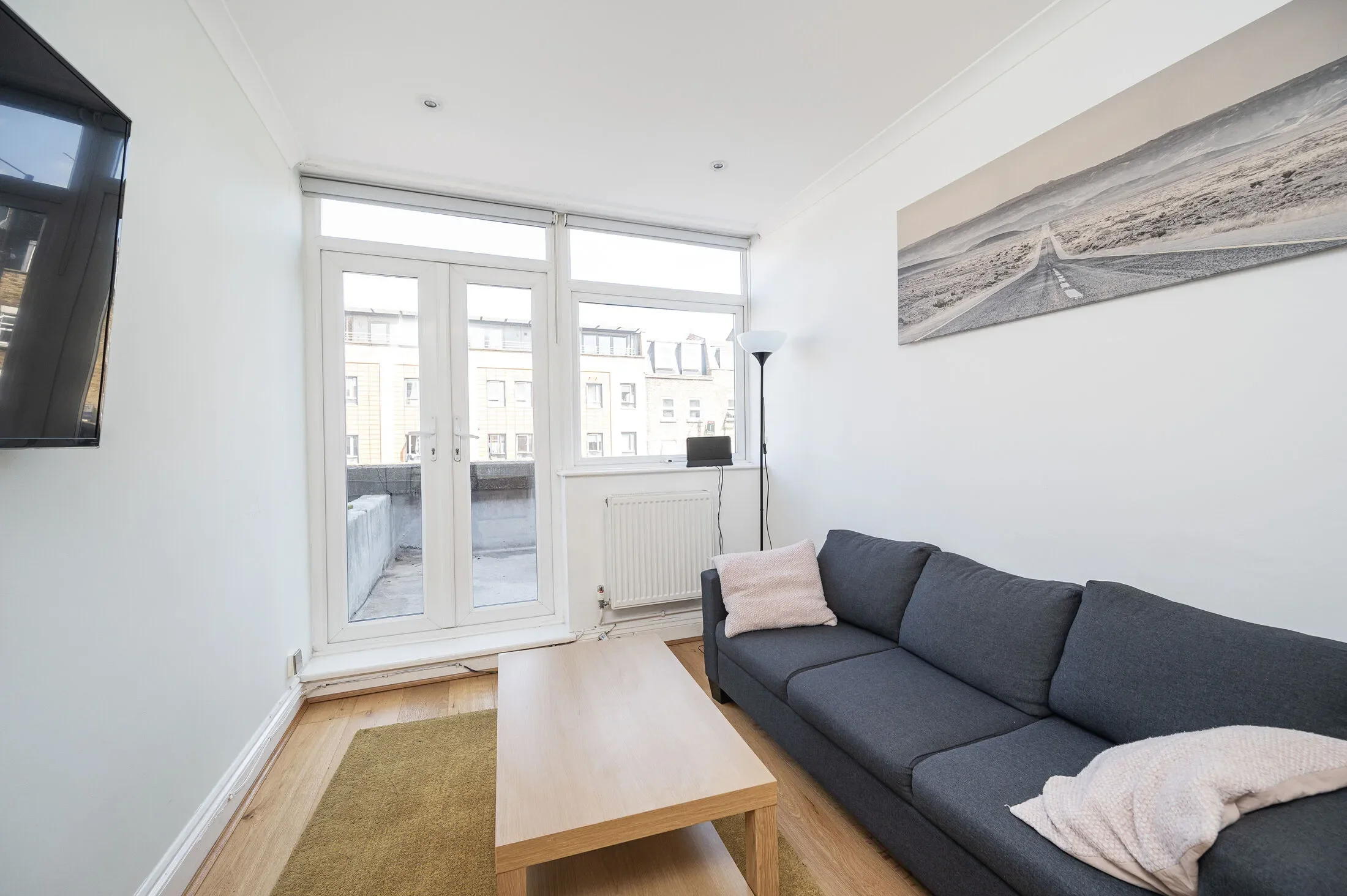 Flat Viaduct Place in Greater London