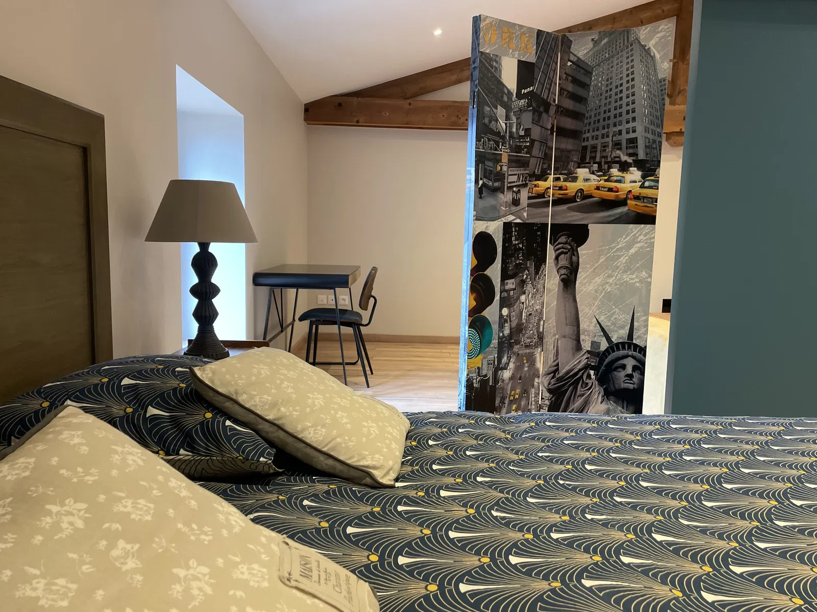 Room Route des Grands Champs in Leynes