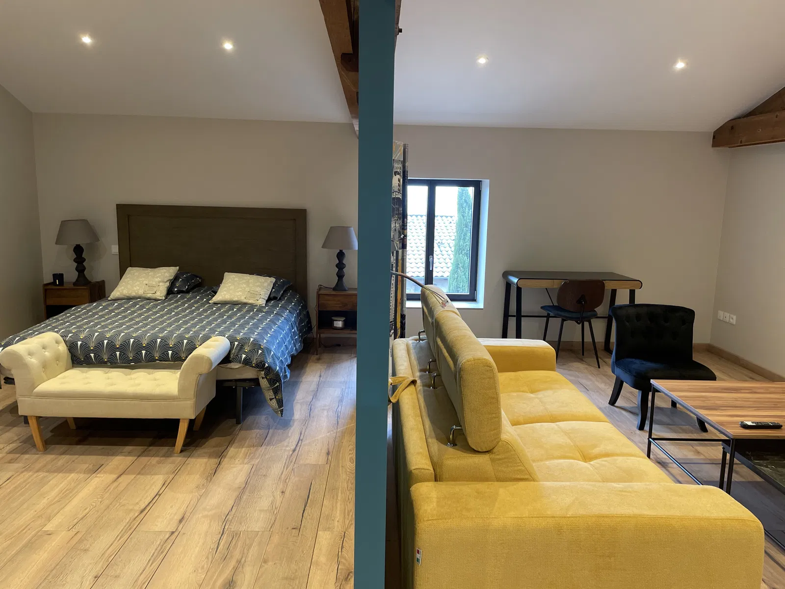 Room Route des Grands Champs in Leynes