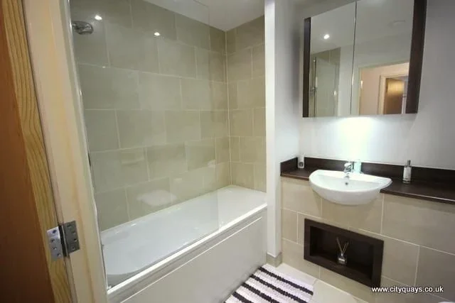Flat Surrey Quays Road in Greater London