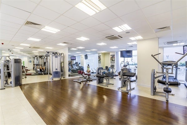 Flat Surrey Quays Road in Greater London