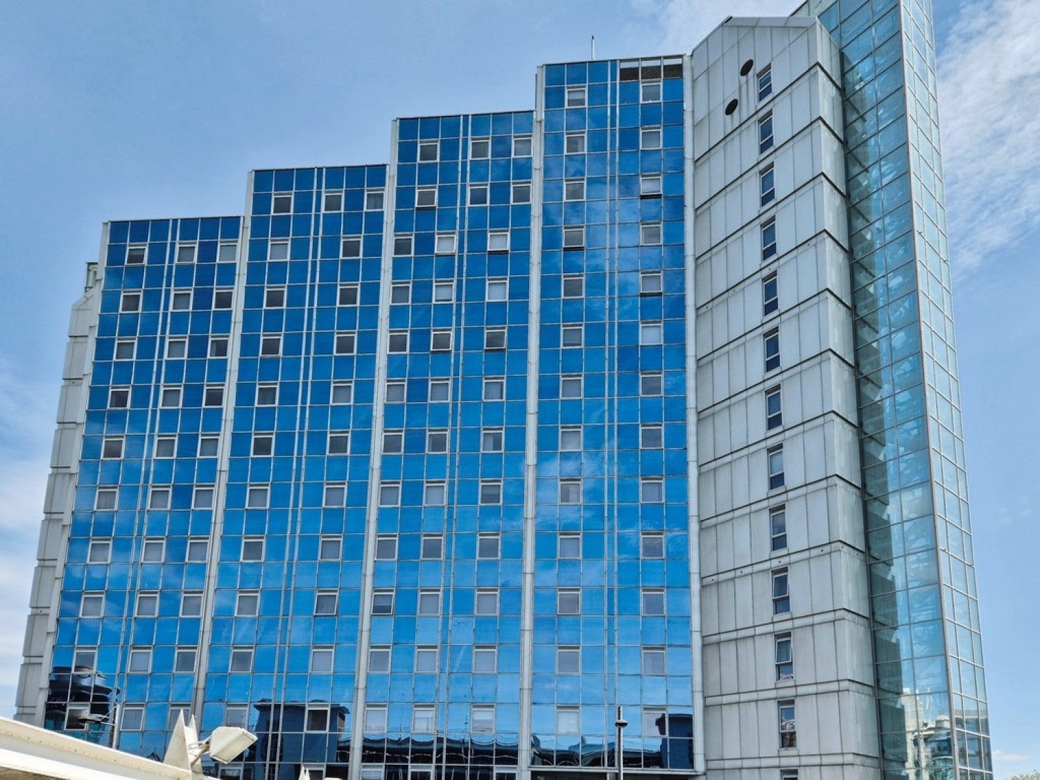 Flat Barclays Churchill Plaza in Basingstoke and Deane