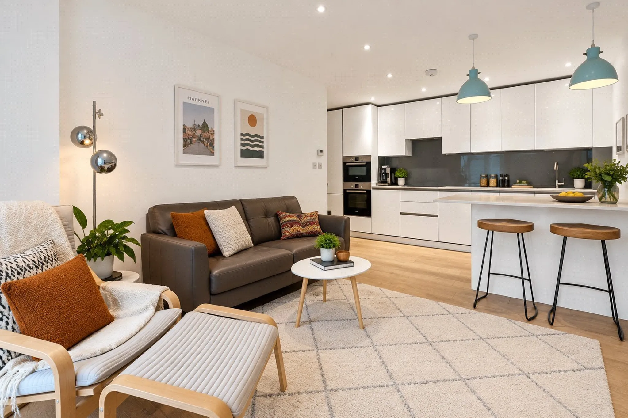 Flat Ellingfort Road in Greater London