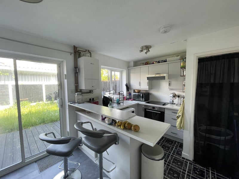 Room Georgette Drive in Salford